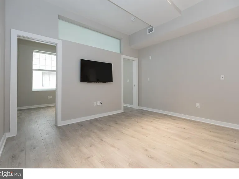 1602 Sansom St #2 — Photo 7