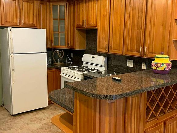 2nd image of 32-50 42nd St