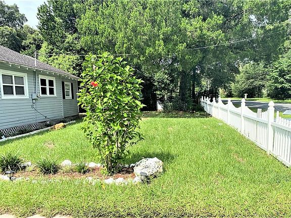 2nd image of 1300 NE 32nd Pl