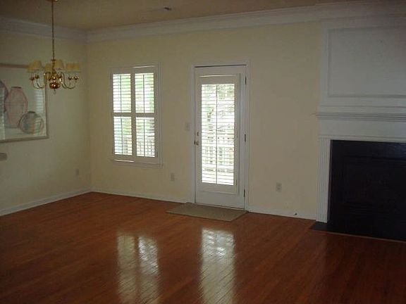 4th image of 317 Antebellum Pl