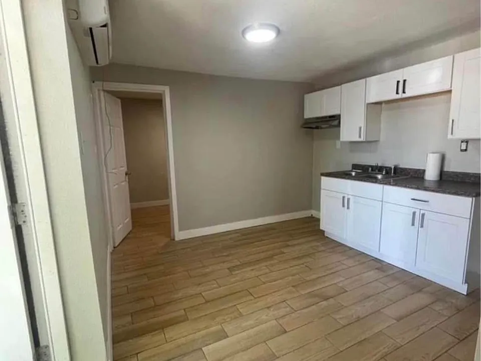 2341 W Yuma St #2