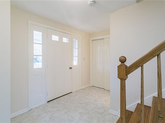 2nd image of 4891 Canterbury Dr