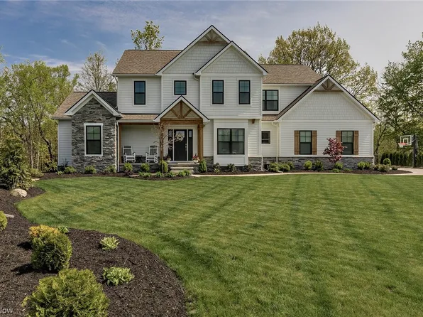 3742 Braemar Dr, Richfield, OH 44286