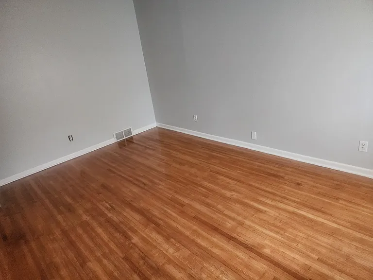 3323 Brevard Dr — Photo 6