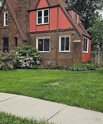 3rd image of 15814 Plainview Ave