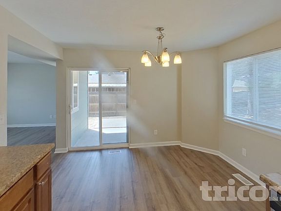 4th image of 4470 Hollyridge Dr