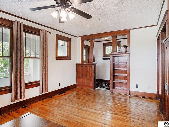 5th image of 709 Avenue E