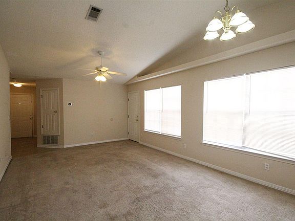 4th image of 336 Hilburn Pl