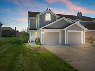 5617 NW Sunrise Meadow Cir, Lees Summit, MO 64064