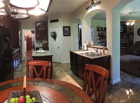 5th image of 321 Love Bird Ln