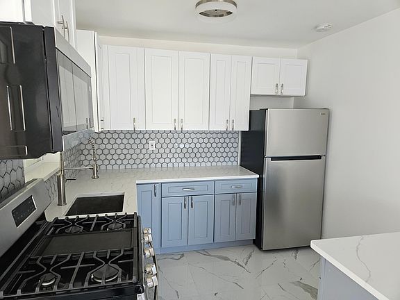 2nd image of 306 NE 6th St #4