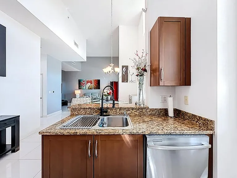 450 N Federal Hwy #103 — Photo 5