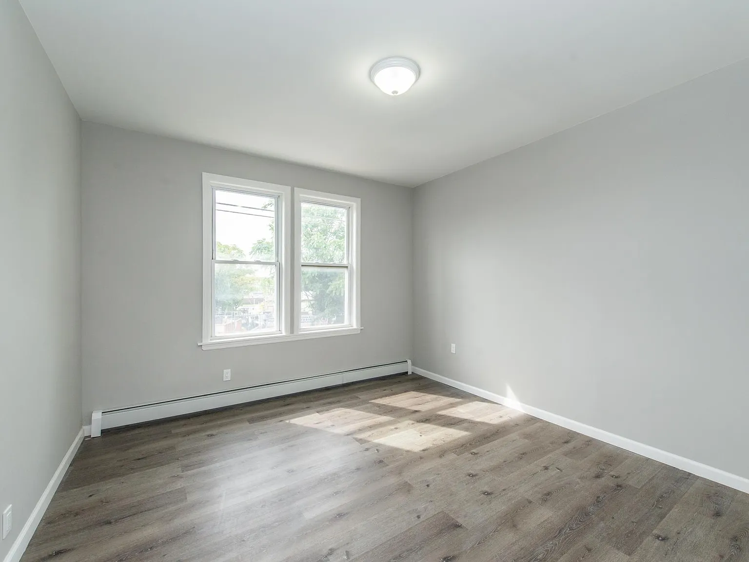 2 bed, 900 sqft, $2,150 — Photo 2