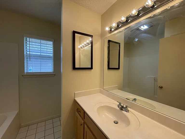 4274 Stumberg Ln — Photo 11