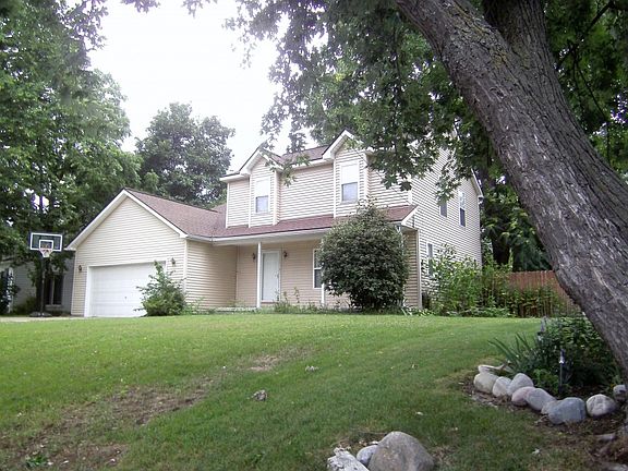 3rd image of 3006 Barkman Dr