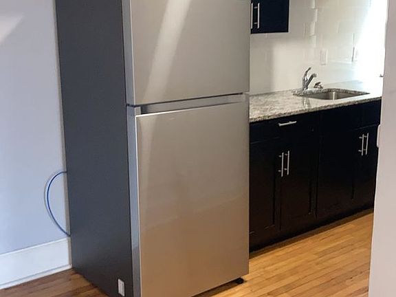 4th image of 115 S Main St #2