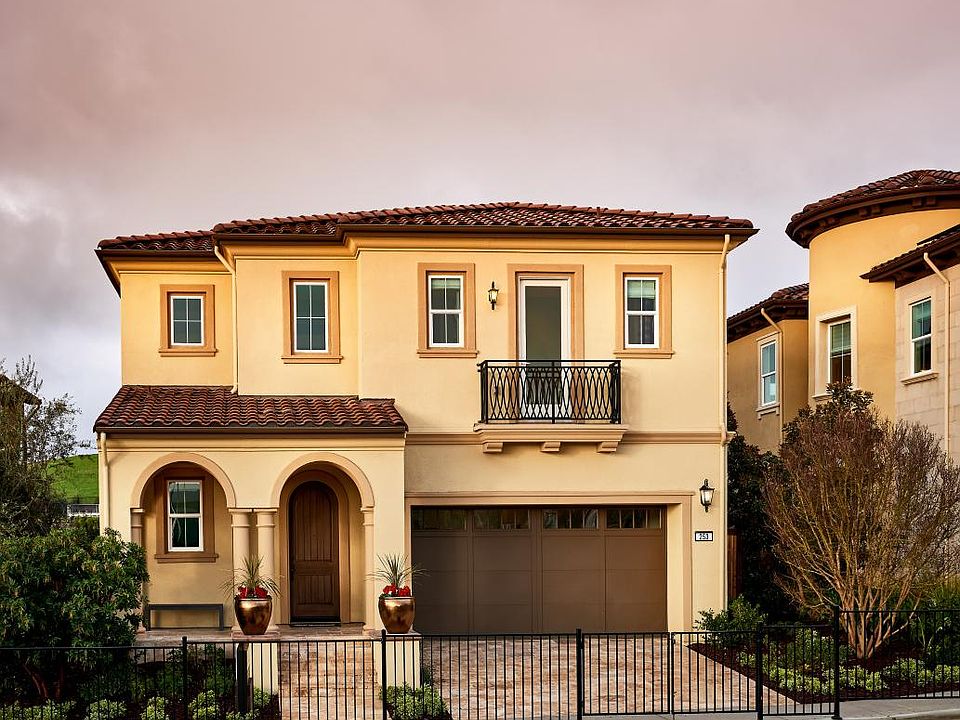 Toll Brothers Serena at Gale Ranch Parada Model Home