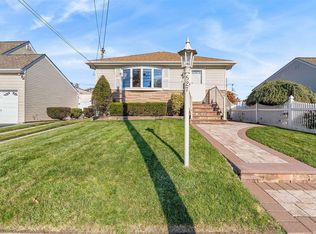 527 Bernard St, East Meadow, NY 11554