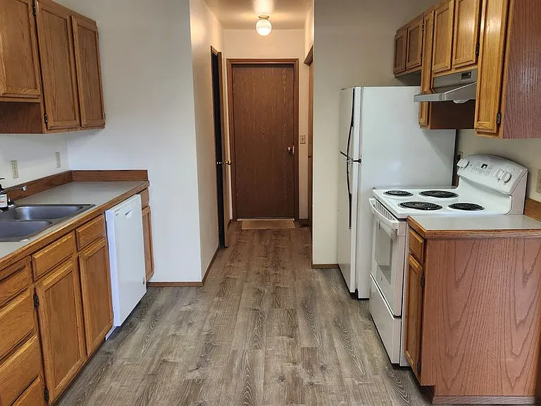 601 S 72nd Ave — Photo 8
