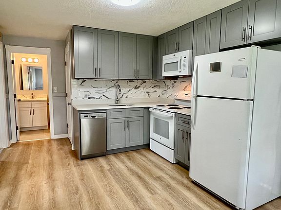 5th image of 27 Elmwood Park #1