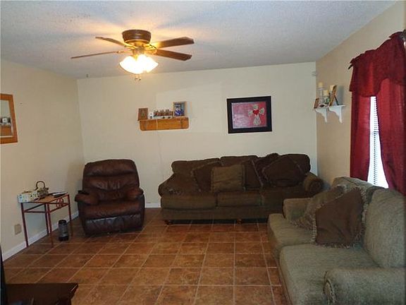 3rd image of 2107 Sierra Dr