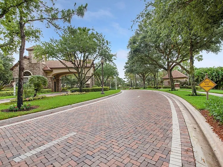 8895 Chestnut Ridge Way — Photo 45