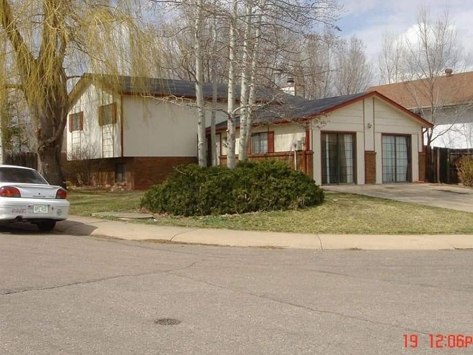 2nd image of 2700 W Lake St