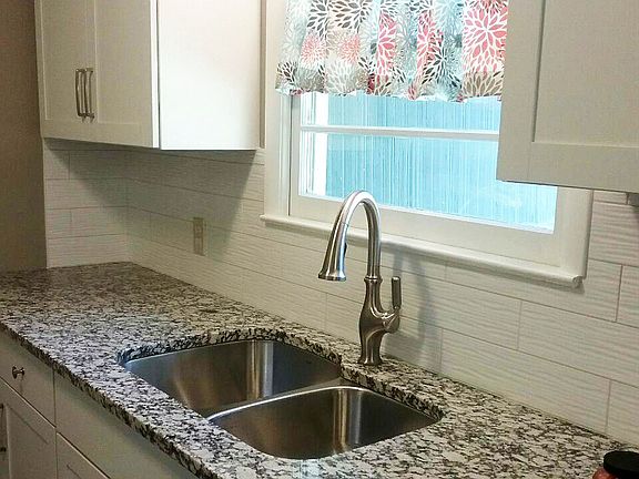 3rd image of 58 E 27th Ave