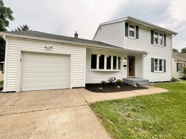 96 E Division St, North East, PA 16428