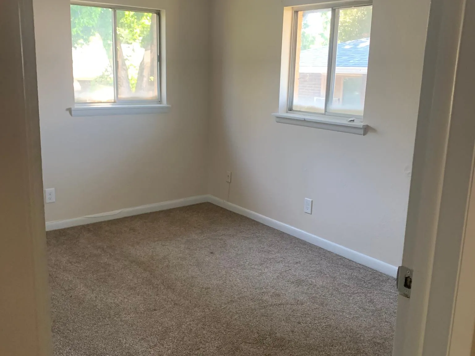 1108 Alford St — Photo 3