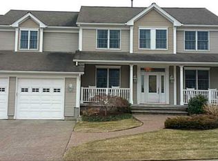 29 Riverview Dr, North Providence, RI 02904