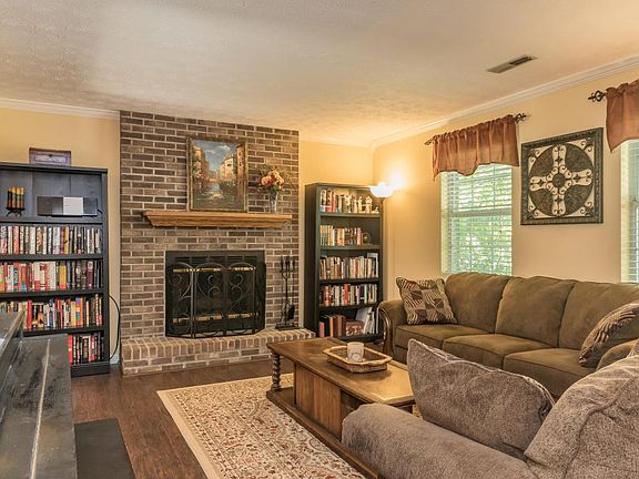 4th image of 9105 Fairhaven Pl