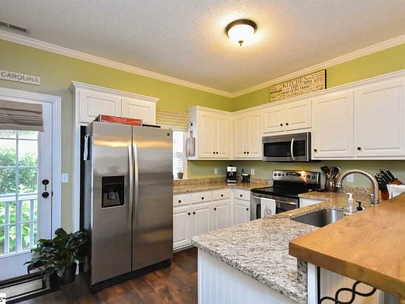 4th image of 28 Rock Garden Ln