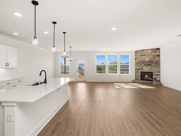 3rd image of 636 Snapdragon Ln Lot 904