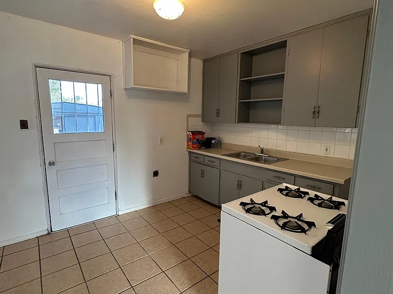 7879 Juliet Way — Photo 3