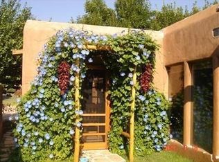 27 Feather Rd, Santa Fe, NM 87506