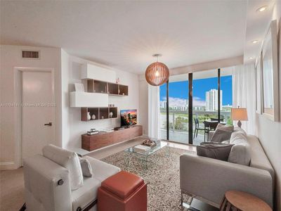 20185 E Country Club Dr APT 909, Aventura, FL, 33180