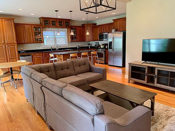5th image of 1002 N Dunton Ave