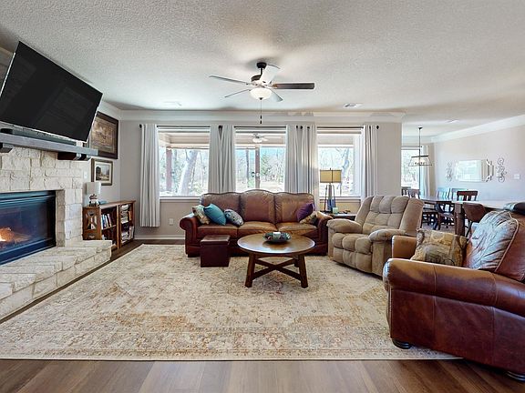 3rd image of 651 County Road 379