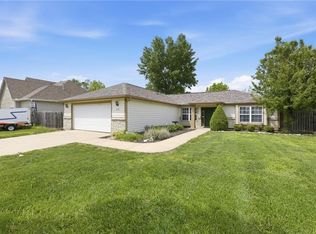 218 Hillside Dr, Baldwin City, KS 66006