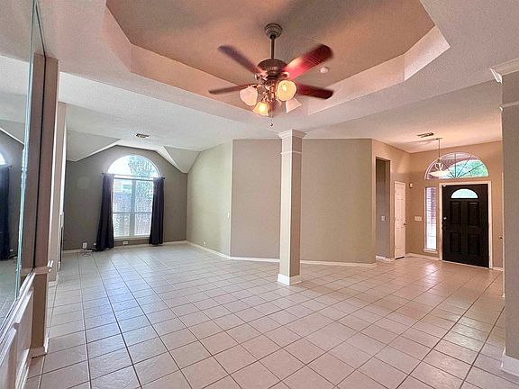 4th image of 19127 Milloak Dr