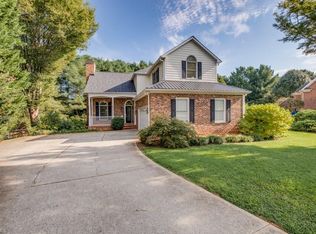 153 Suntree Dr, Advance, NC 27006