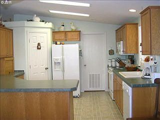 4th image of 5101 NE 121st Ave Unit 174