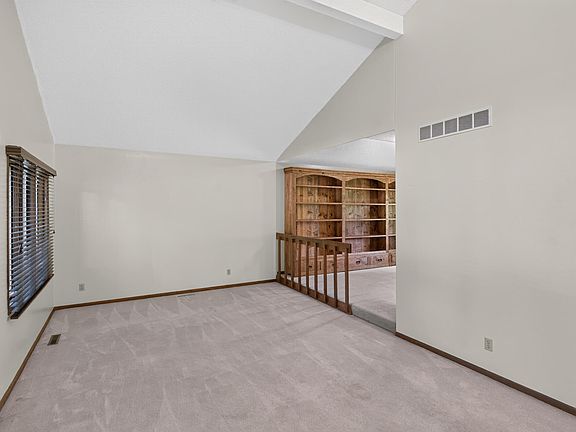 3rd image of 1902 Stevenson Dr
