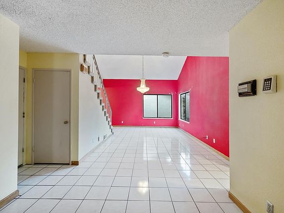 4th image of 1090 Minoru Dr
