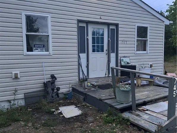 745 Fletcher Rd, Beaver, PA 15009