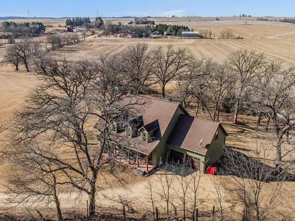 244 E Oak Grove Rd, Leaf River, IL 61047