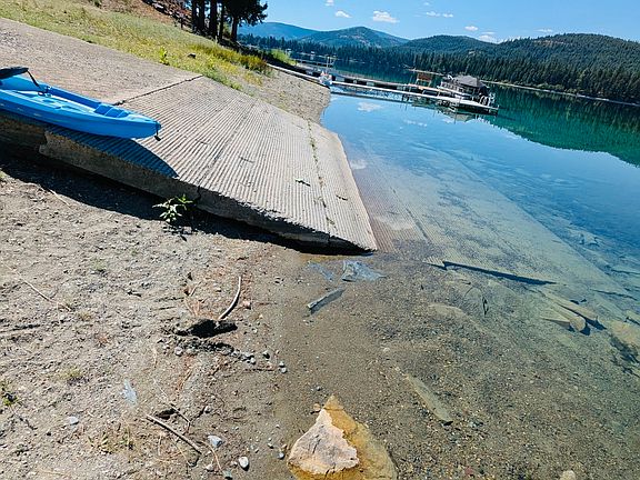 3rd image of 242 Beach Dr
