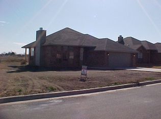 208 NW Cherry Ave, Cache, OK 73527