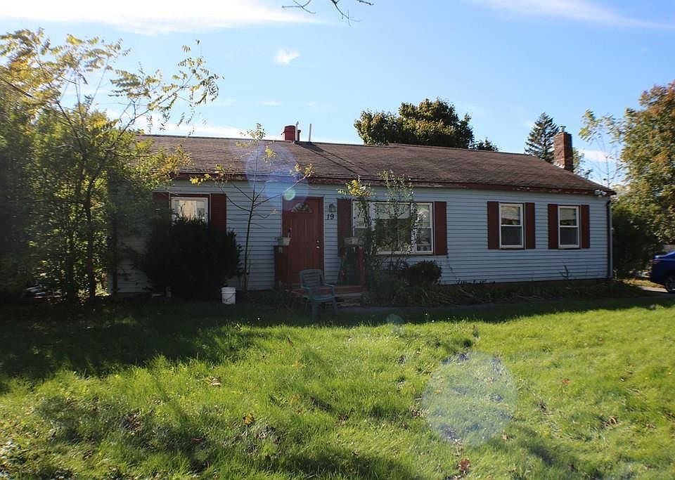 1st image of 19 Forest Ave